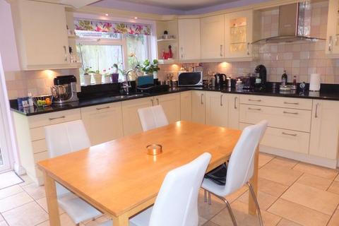 8 Beverley Close, Sutton Coldfield, B72 1YF