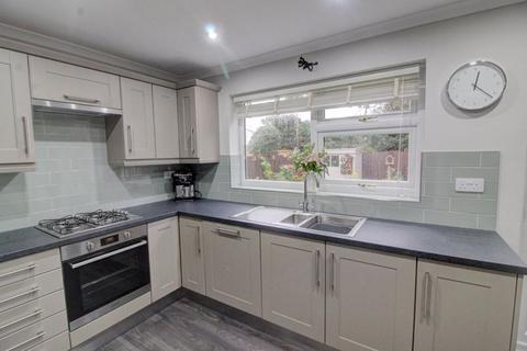 25 Bracken Close, Burntwood, WS7 9BD