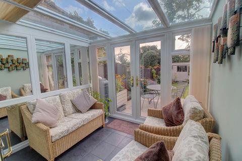 25 Bracken Close, Burntwood, WS7 9BD