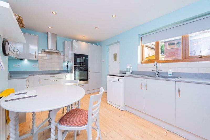 Penybryn Avenue, Whittington 3 bed semidetached house £215,000