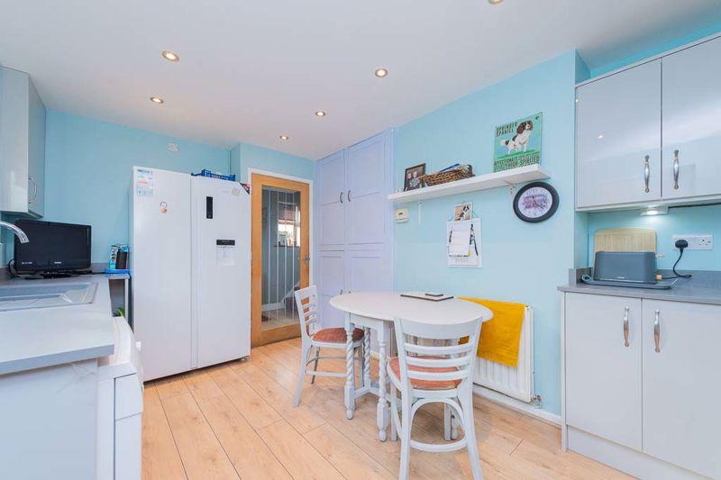 Penybryn Avenue, Whittington 3 bed semidetached house £215,000