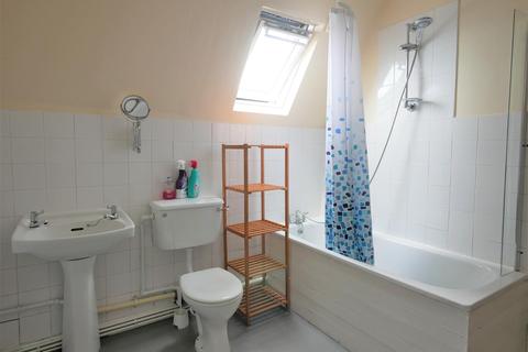 9e Albert Crescent, Penarth, CF64 1DA