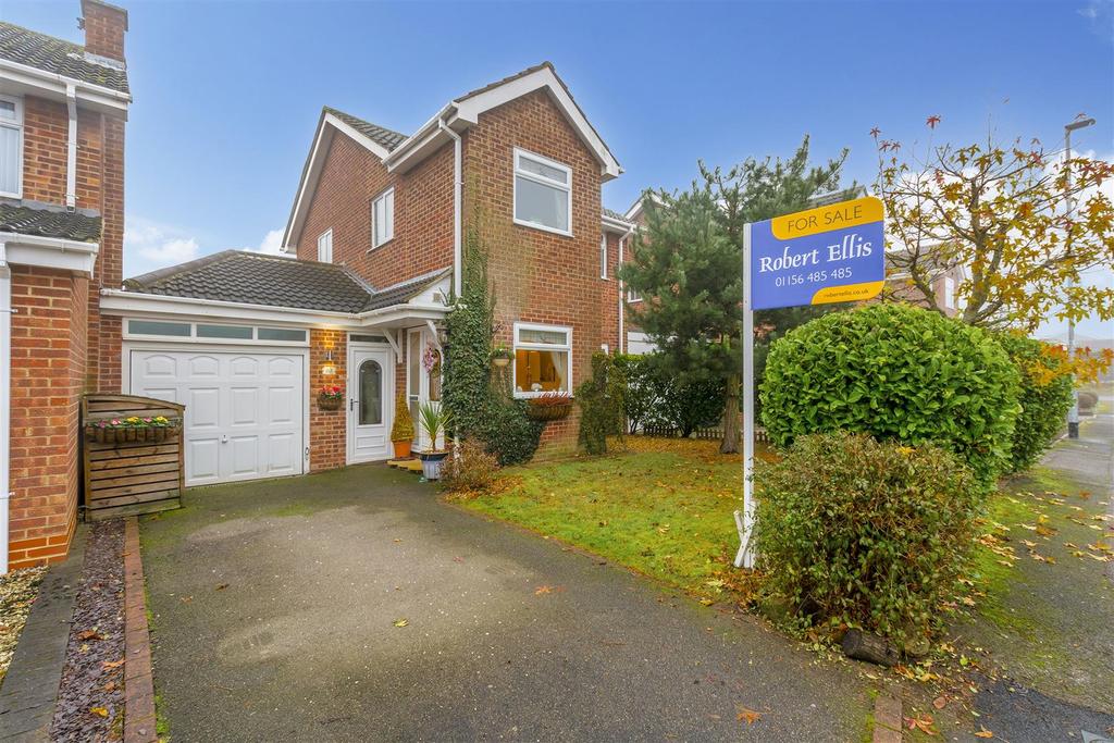 Broadfields, Calverton 3 bed detached house £280,000
