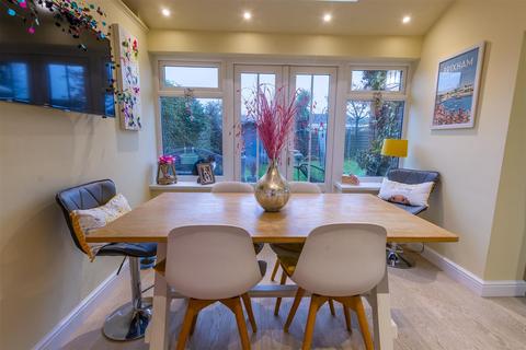 63 Broadfields, Calverton, Nottingham, NG14 6JQ
