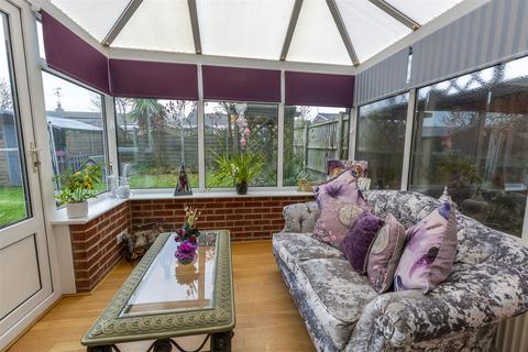 63 Broadfields, Calverton, Nottingham, NG14 6JQ