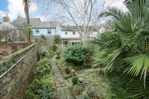 105 Central Parade, Herne Bay, CT6 5JL