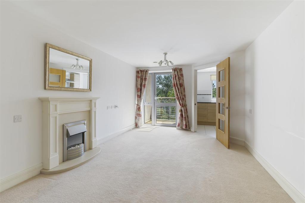 Clayton Court, The Brow, Burgess Hill 1 bed apartment for sale £195,000