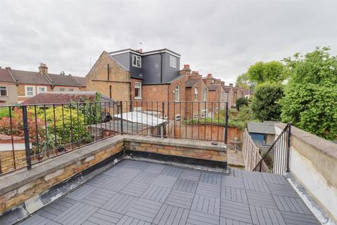 2 bedroom maisonette to rent, Lancaster Road, Enfield, Middlesex