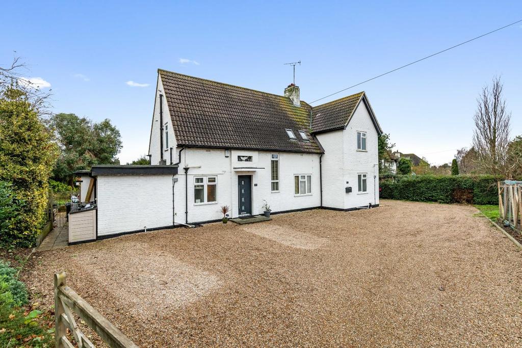 Canterbury Road, Kennington, Ashford TN24 4 bed detached house £795,000