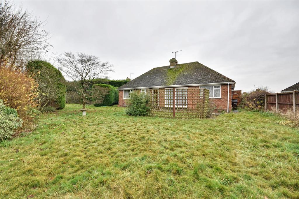 The Martlets, Broad Oak 2 bed detached bungalow £450,000