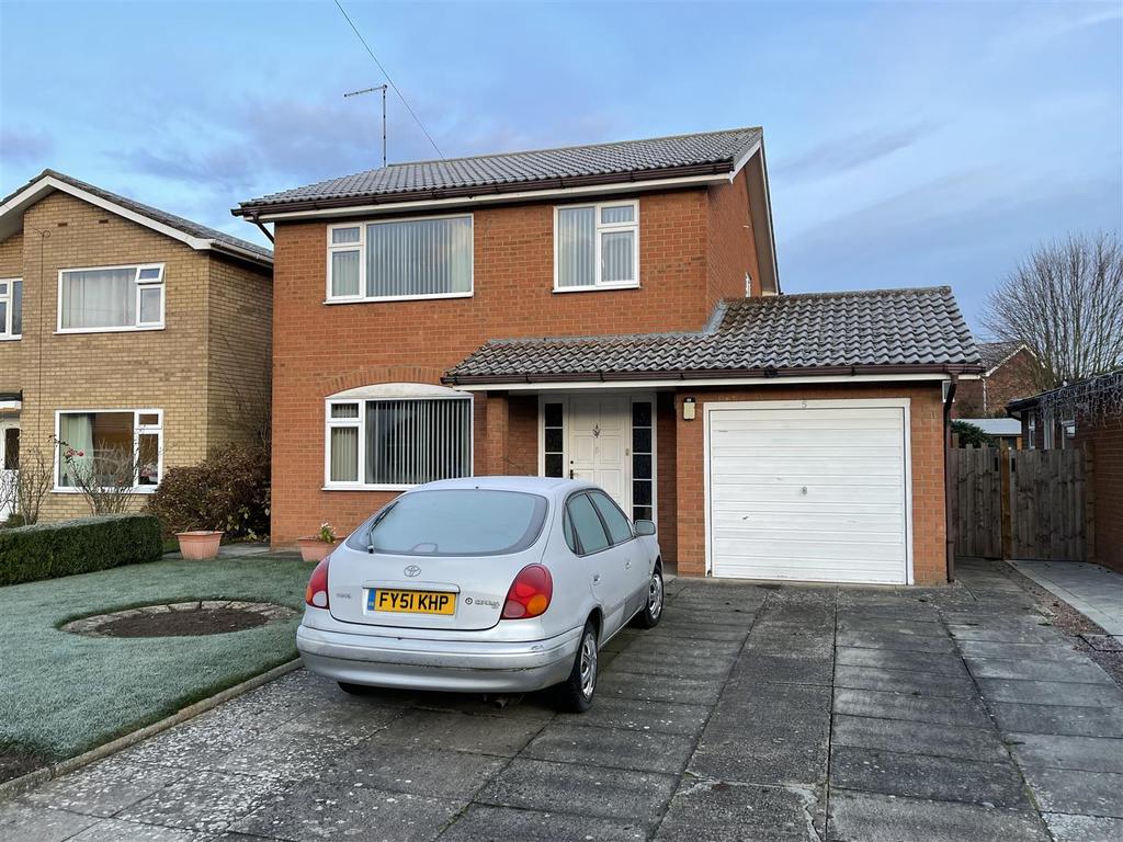 Viceroy Drive, Pinchbeck, Spalding 3 bed detached house £245,000