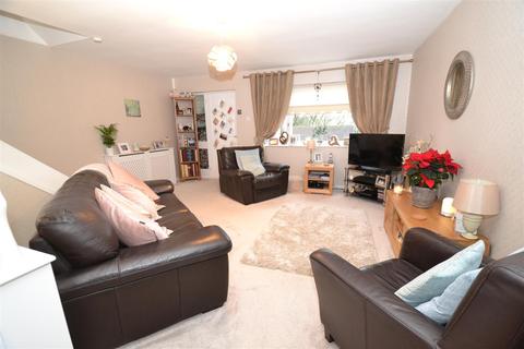 38 Alpine Rise, Thornton, Bradford, BD13 3NA