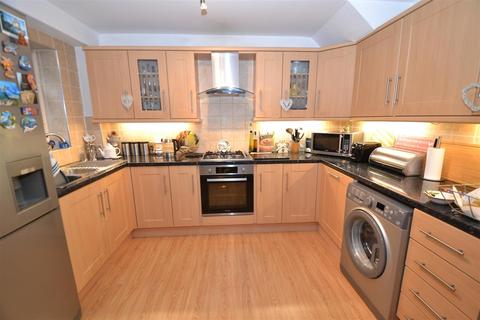 38 Alpine Rise, Thornton, Bradford, BD13 3NA