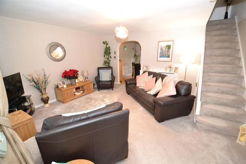 38 Alpine Rise, Thornton, Bradford, BD13 3NA