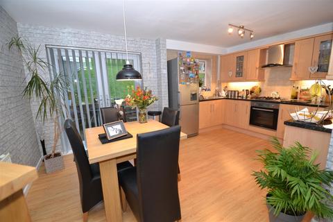 38 Alpine Rise, Thornton, Bradford, BD13 3NA
