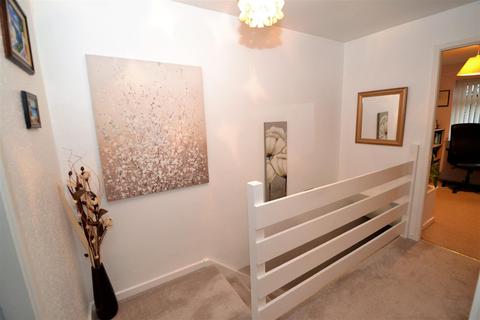 38 Alpine Rise, Thornton, Bradford, BD13 3NA
