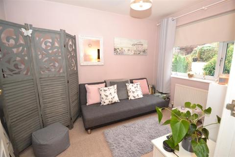 38 Alpine Rise, Thornton, Bradford, BD13 3NA