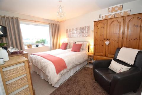 38 Alpine Rise, Thornton, Bradford, BD13 3NA