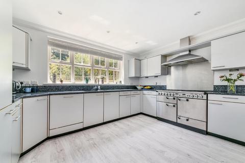 1 Dorrington Way, Beckenham, BR3 3GU
