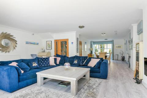 1 Dorrington Way, Beckenham, BR3 3GU