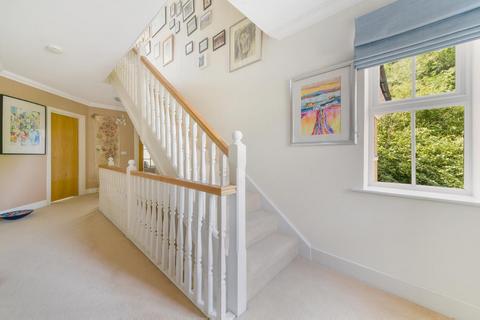 1 Dorrington Way, Beckenham, BR3 3GU