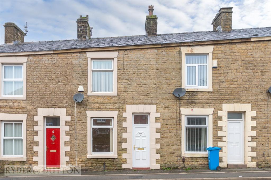 Ripponden Road, Moorside, Oldham, OL1 2 bed terraced house £110,000