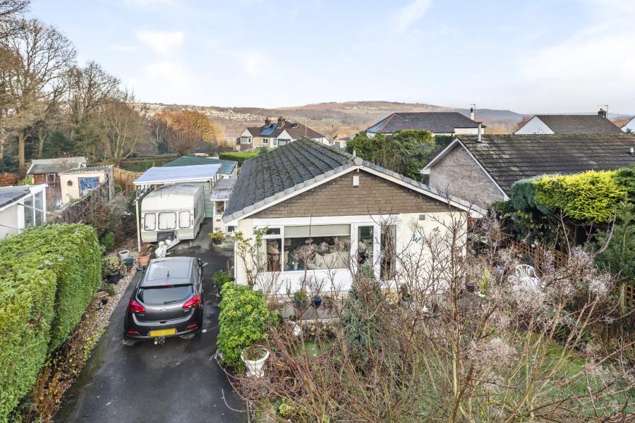 Manor Drive, Bingley, BD16 1PN 3 bed detached bungalow £250,000