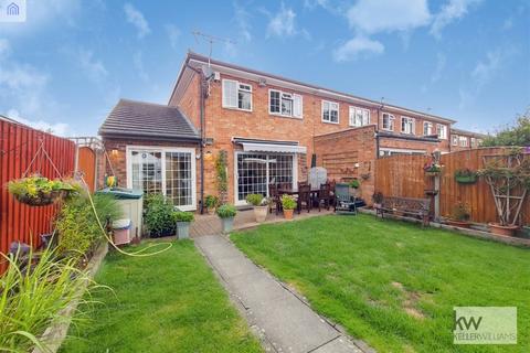 3 bedroom end of terrace house for sale - Garrick Close, Staines, Staines