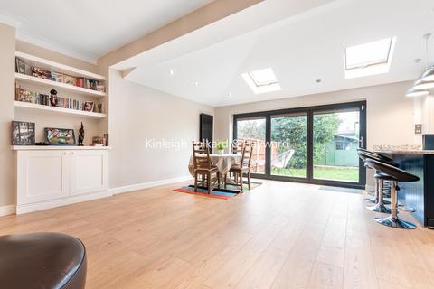 43 Scotsdale Road, London, SE12 8BS
