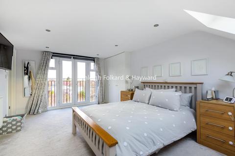 21 Balder Rise, London, SE12 9PF