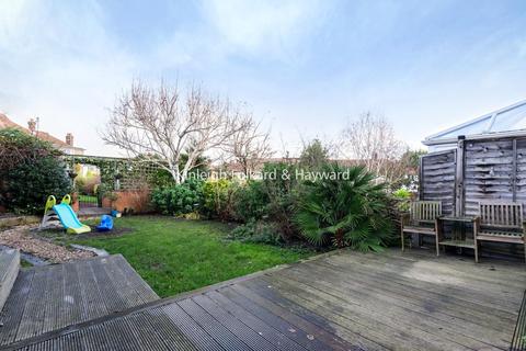 21 Balder Rise, London, SE12 9PF