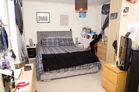 220 Tideslea Path, London, SE28 0NH