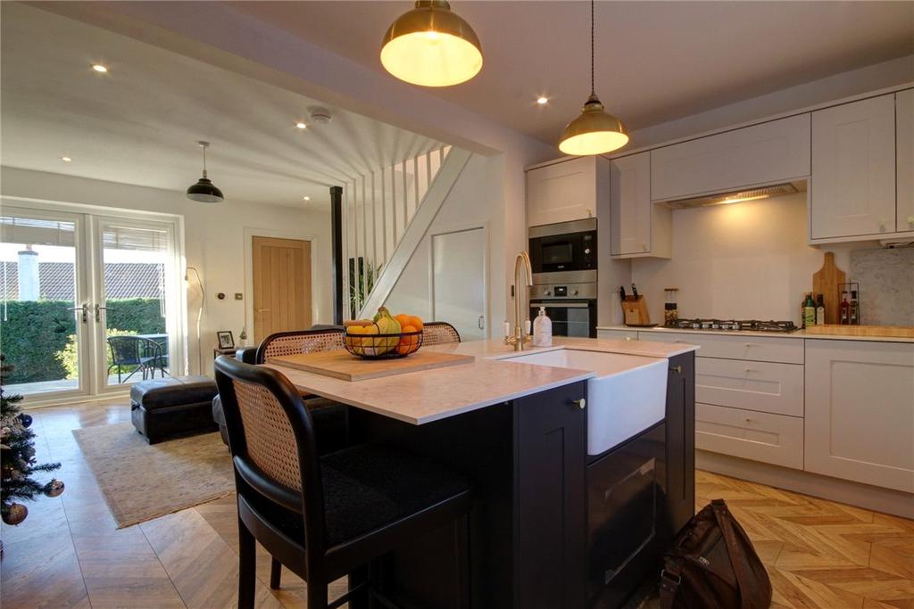 Kitchen >living Area