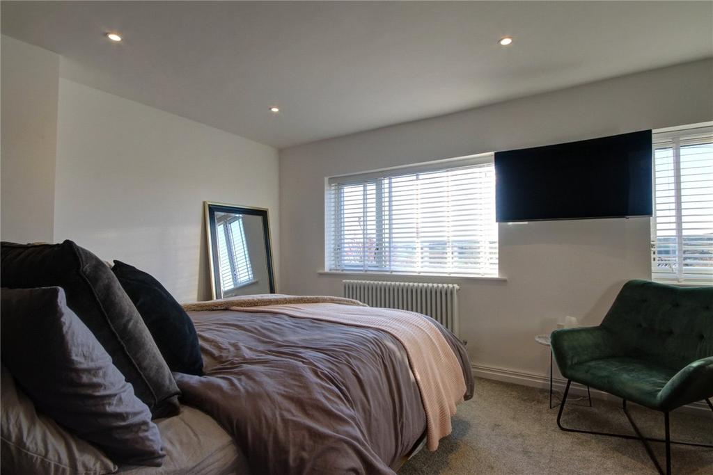 Bedroom 1 Pic 1