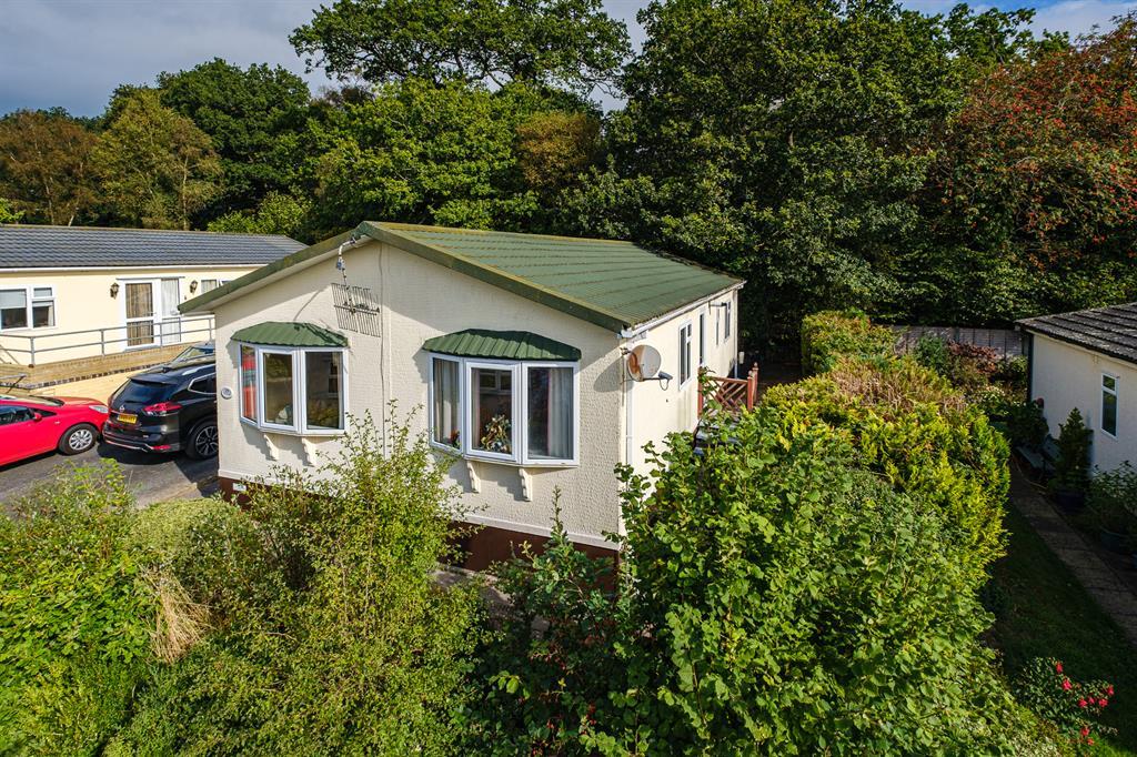 The Glade, Caerwnon Park, Builth Wells, LD2 3YE 2 bed park home £80,000