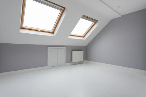 65 Eswyn Road, London, SW17 8TR