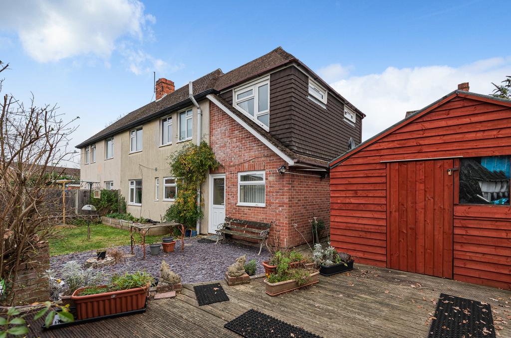 Hammond Road, Fareham, Hampshire, PO15 4 bed semidetached house £395,000