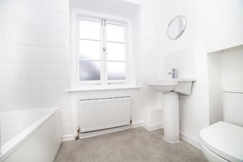 14d Ashby Street, London, EC1V 0ED