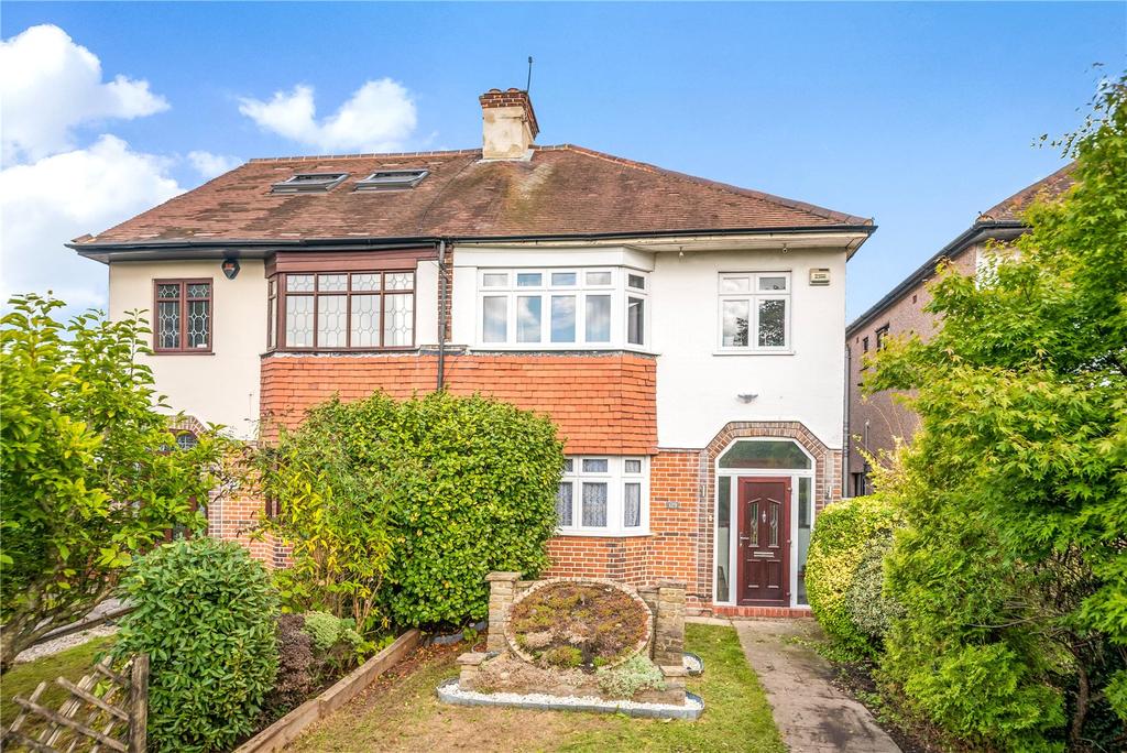 Bromley Common, Bromley, Kent, BR2 3 bed semi-detached house - £600,000