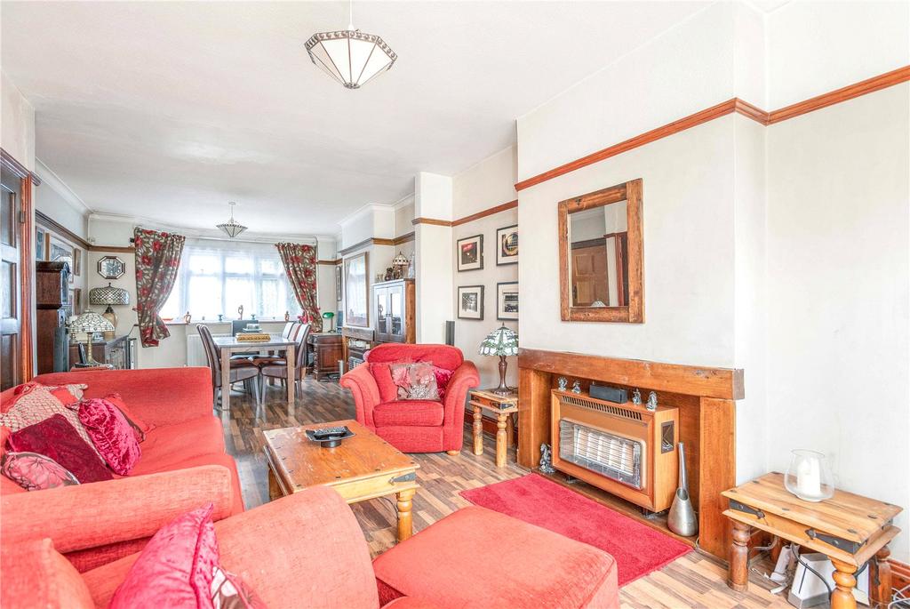 Bromley Common, Bromley, Kent, BR2 3 bed semidetached house £600,000