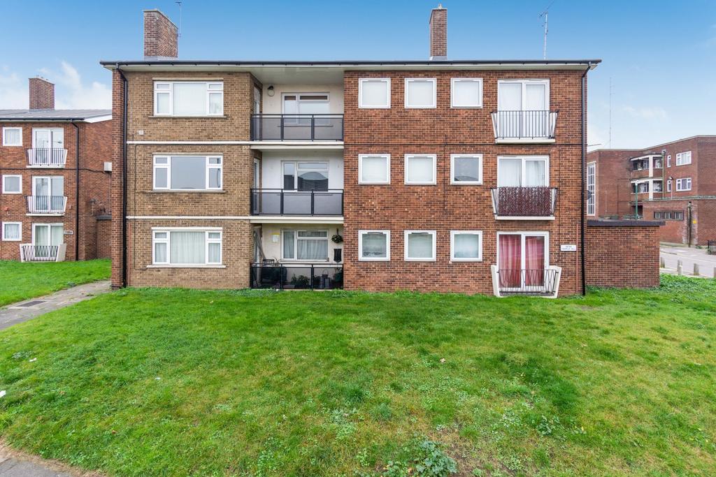 Temple Hill, Dartford, DA1 2 bed flat £1,175 pcm (£271 pw)