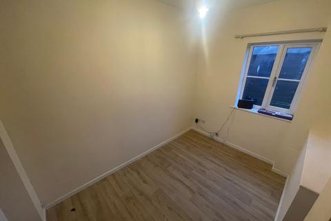 2 bedroom terraced house to rent, Naylor Court, Stowmarket IP14