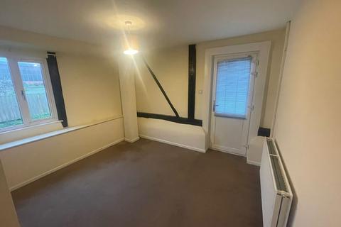 2 bedroom terraced house to rent, Naylor Court, Stowmarket IP14