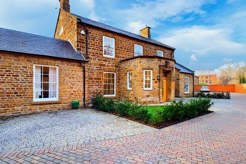 5 bedroom mews for sale - The Mill House, Chantry Lane
