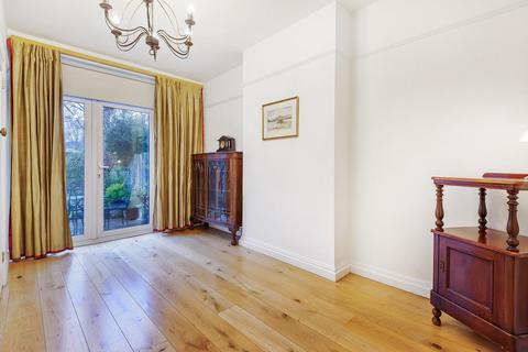 8 Crossway, London, SW20 9JA