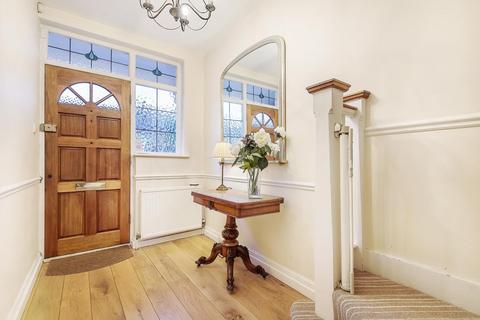 8 Crossway, London, SW20 9JA