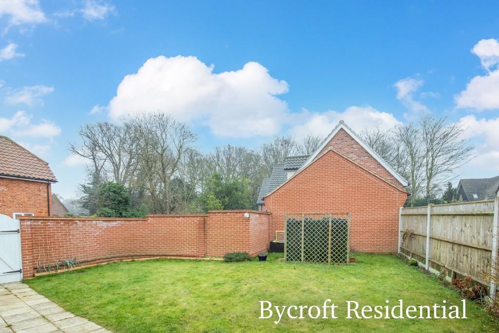 Thrigby Road, Filby 4 bed semidetached house £400,000