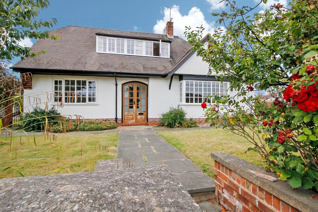 Bryn Cwnin Road, Rhyl 3 bed detached bungalow £325,000