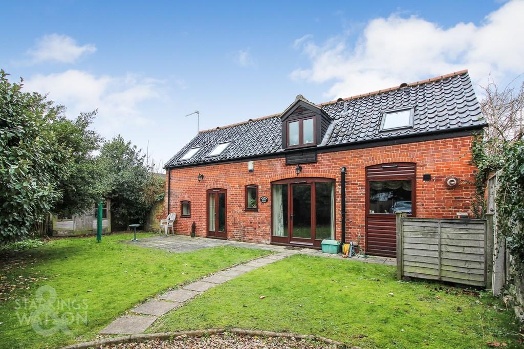 Yarmouth Road, Blofield, Norwich 2 bed barn conversion £975 pcm (£225 pw)