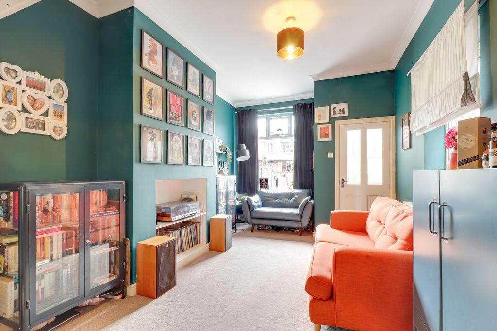 Kew Road, Southport PR8 4JE 3 bed end of terrace house £150,000